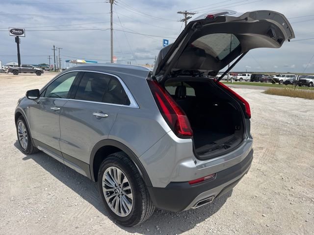 Used 2023 Cadillac XT4 Premium Luxury FWD image 3
