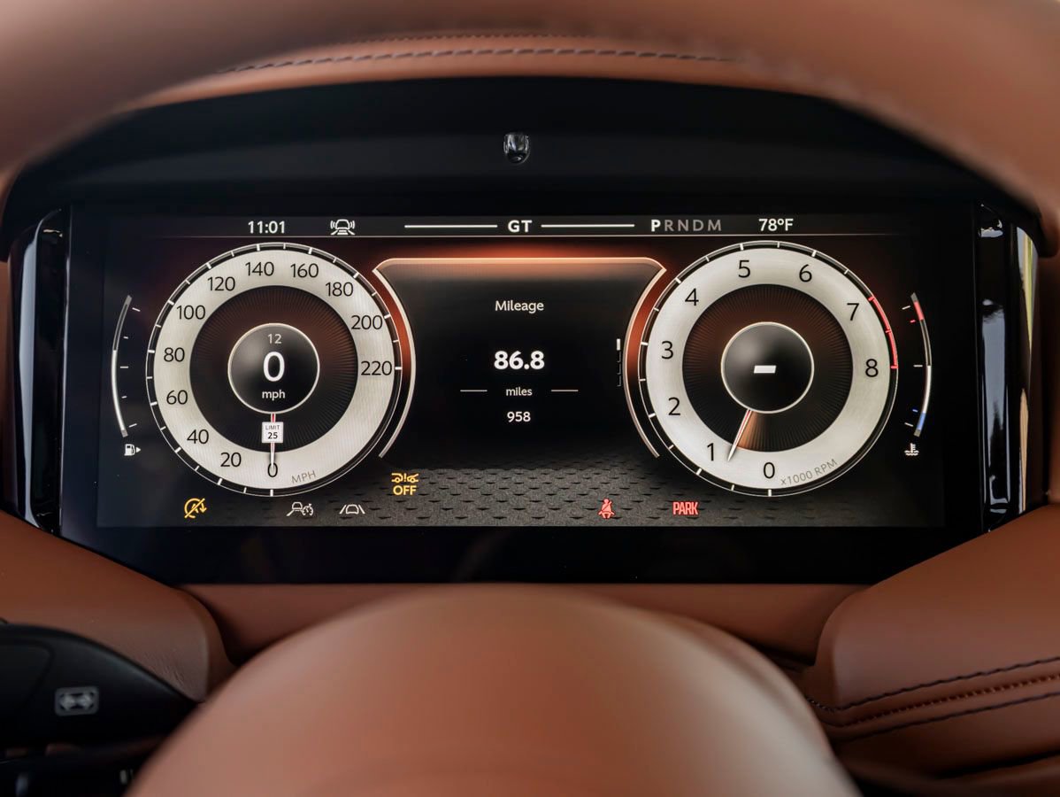 Used 2026 Aston Martin DB12 Coupe RWD image 5