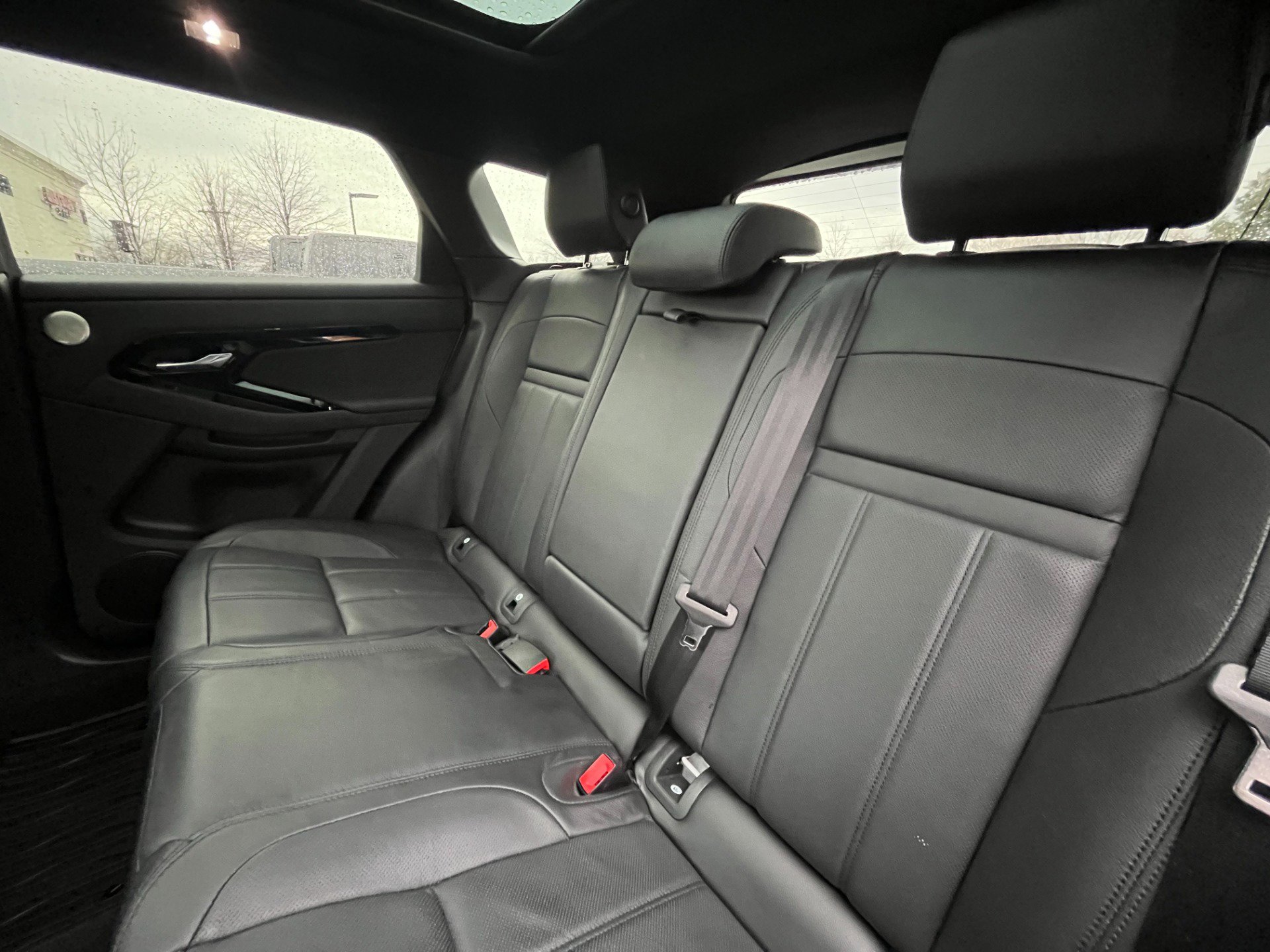 Used 2024 Land Rover Range Rover Evoque Dynamic SE image 45