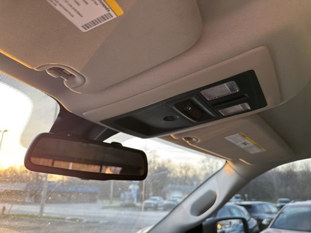 Used 2016 RAM 1500 Classic SLT image 13