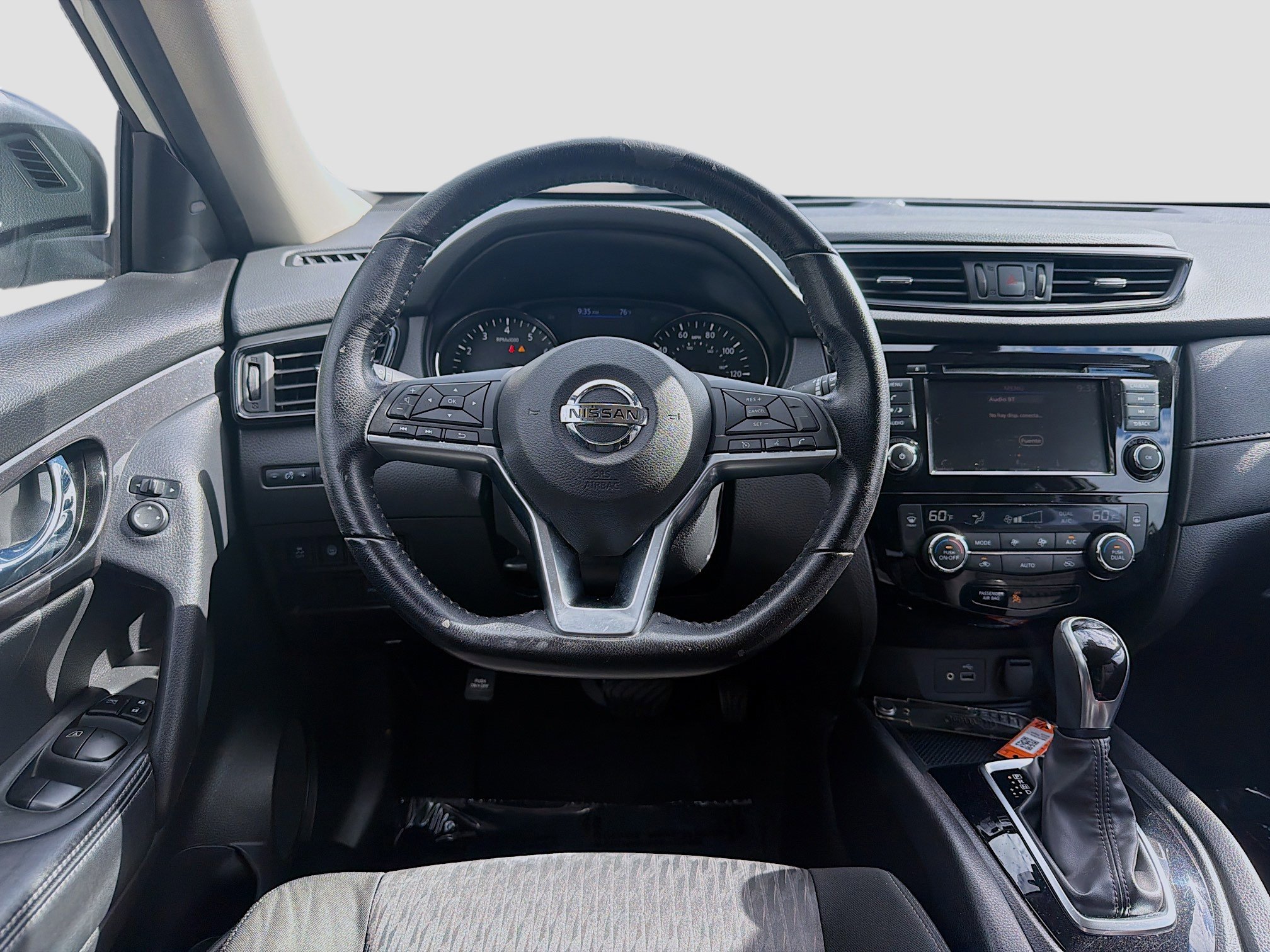 Used 2020 Nissan Rogue SV FWD image 20