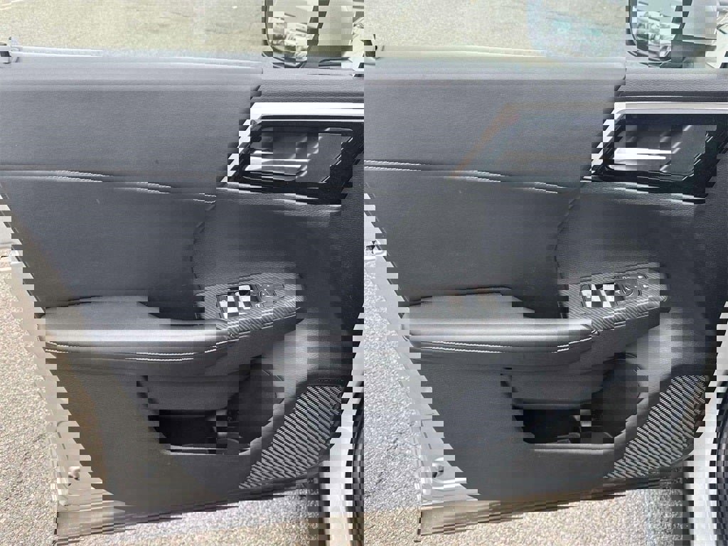 Used 2023 Mitsubishi Outlander SE image 16