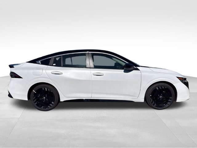 New 2027 Nissan Sentra SR w/ Floor Mat Package FWD image 6