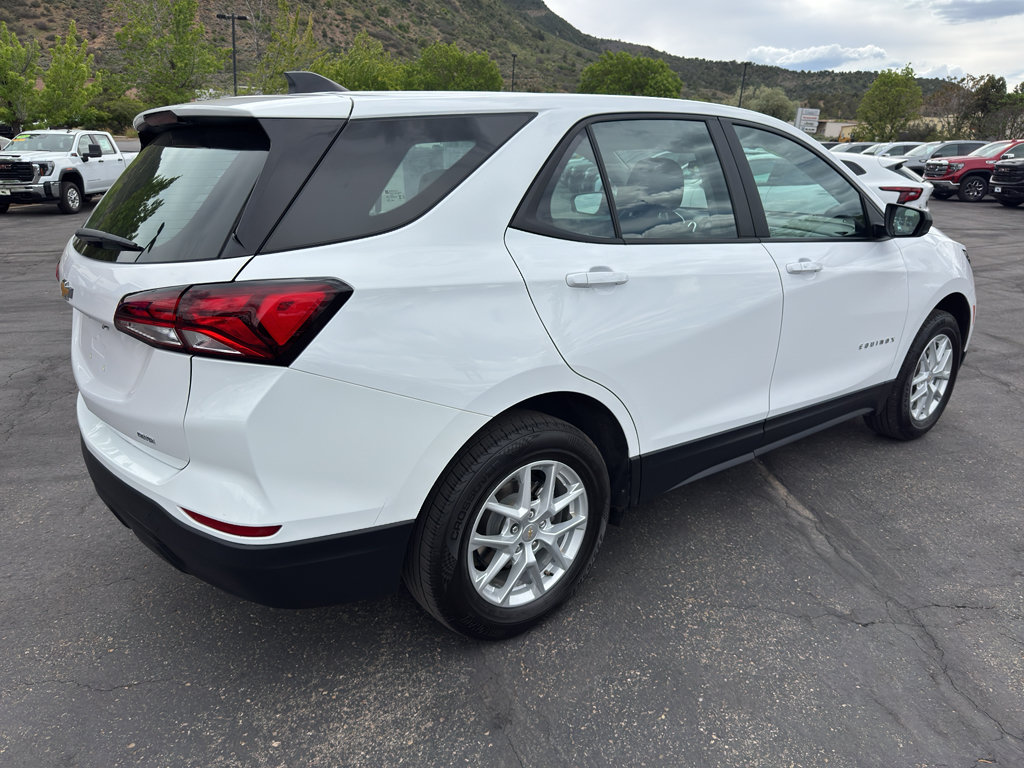 Used 2023 Chevrolet Equinox LS AWD/4WD image 7