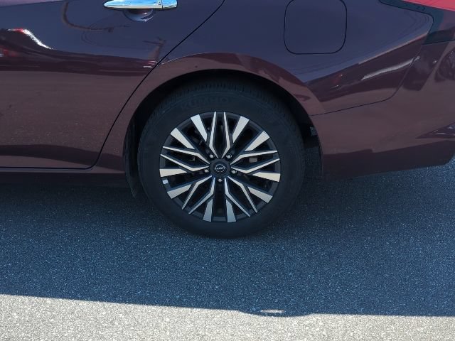 Used 2025 Nissan Altima 2.5 SV FWD image 31