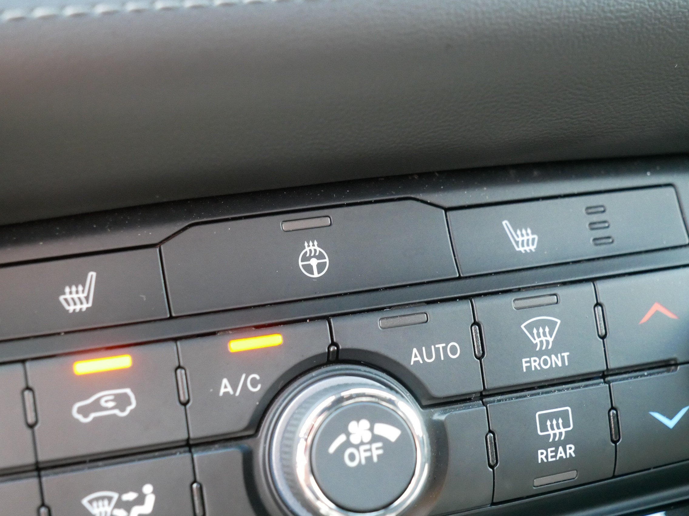 Used 2024 Dodge Durango SXT AWD/4WD image 33