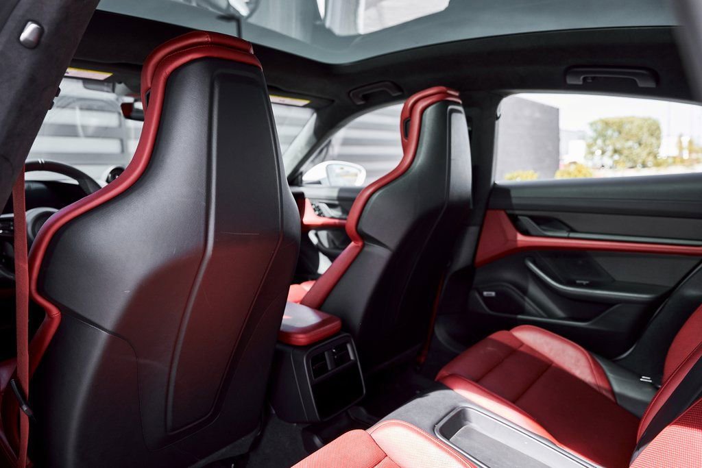 Used 2020 Porsche Taycan Turbo image 39