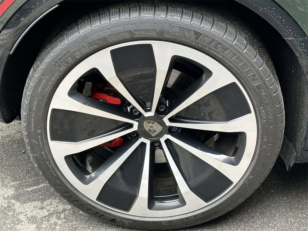 Certified 2024 Porsche Macan Turbo Electric image 9