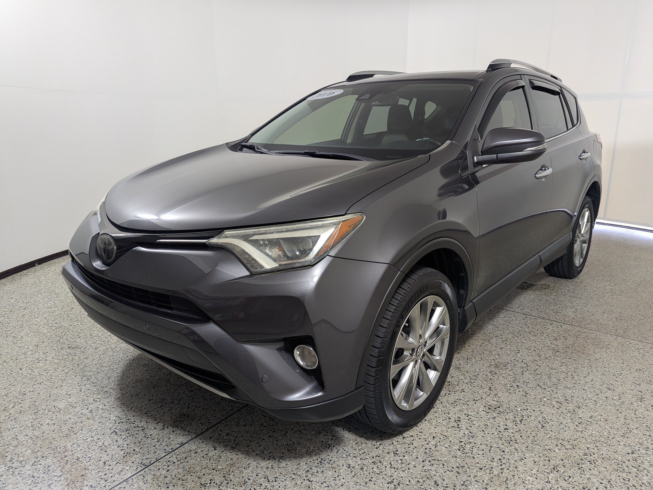 Used 2016 Toyota RAV4 Limited FWD image 3