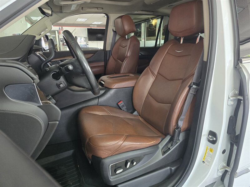 Used 2016 Cadillac Escalade ESV Premium AWD/4WD image 9