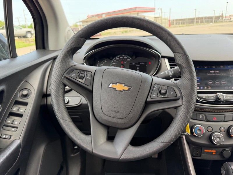 Used 2022 Chevrolet Trax LS w/ Tint and Cruise Package image 9