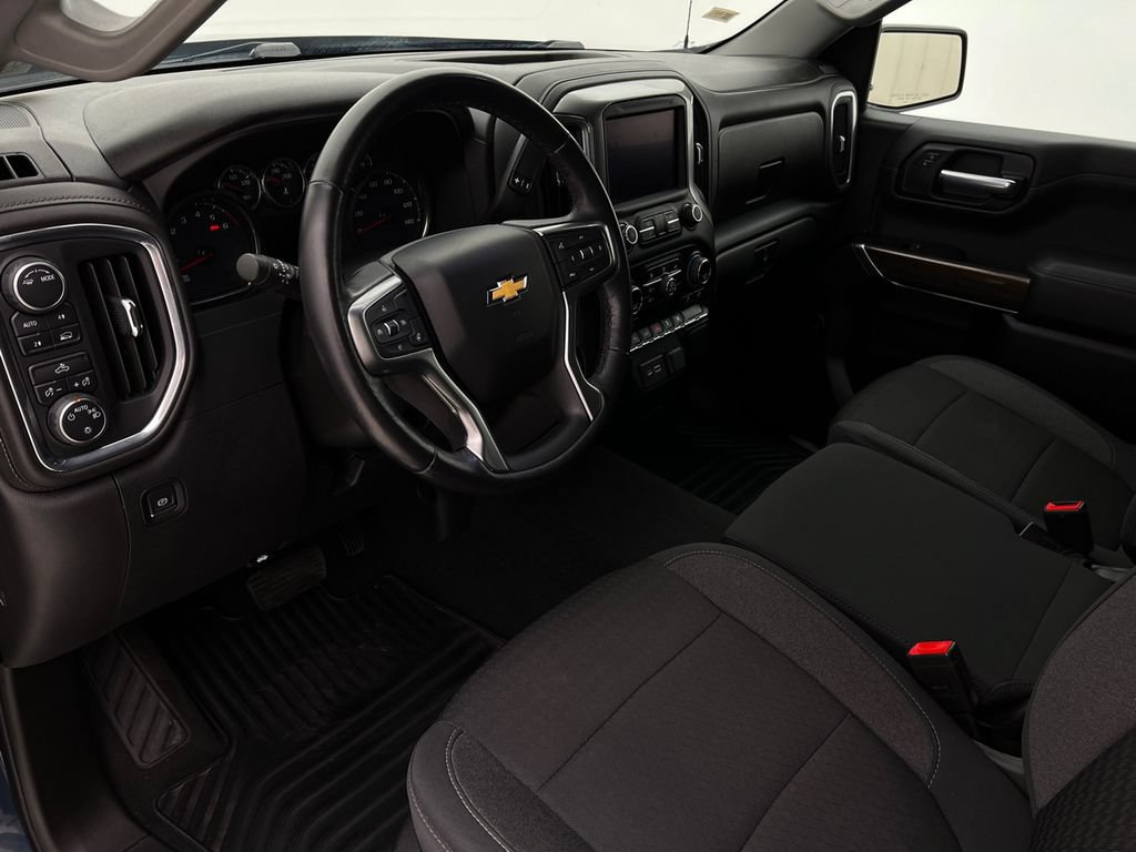 Used 2021 Chevrolet Silverado 1500 LT AWD/4WD image 12