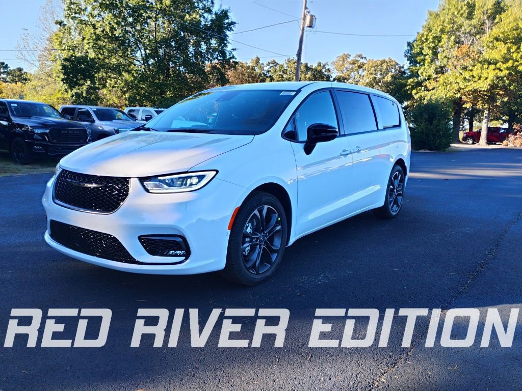 New 2026 Chrysler Pacifica Select image 1