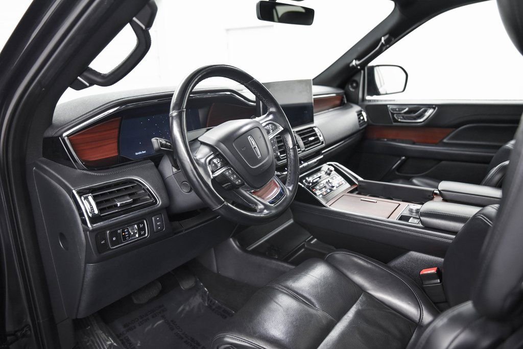 Used 2023 Lincoln Navigator Reserve image 16