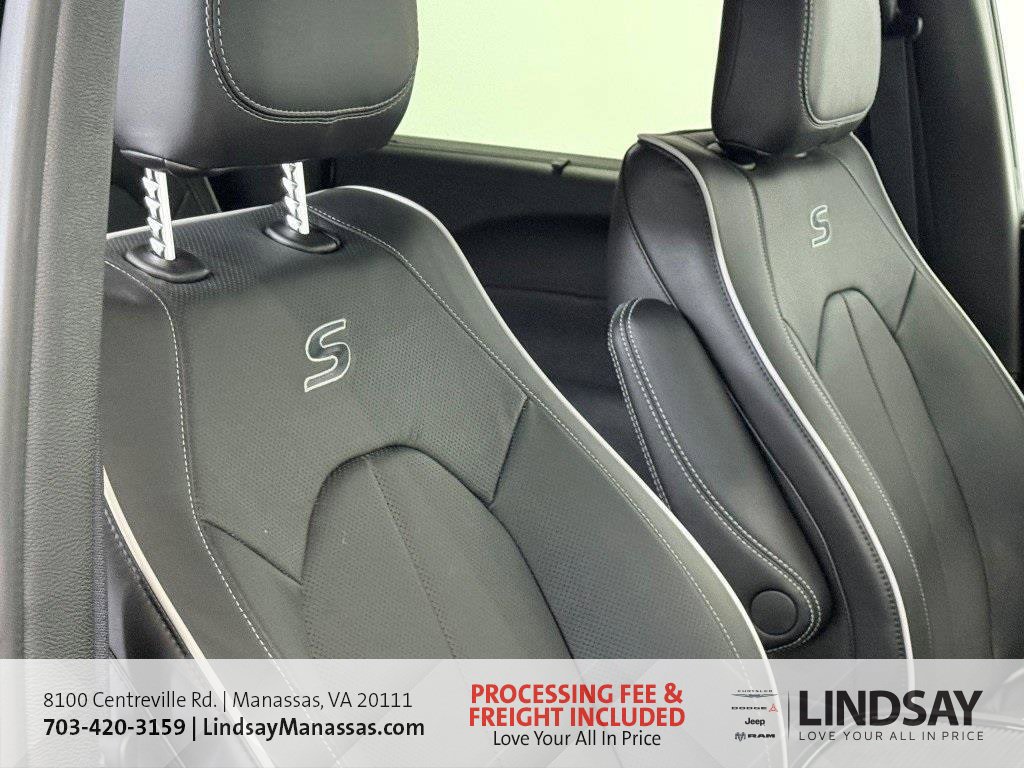 New 2026 Chrysler Pacifica Limited w/ S Appearance Package AWD/4WD image 15