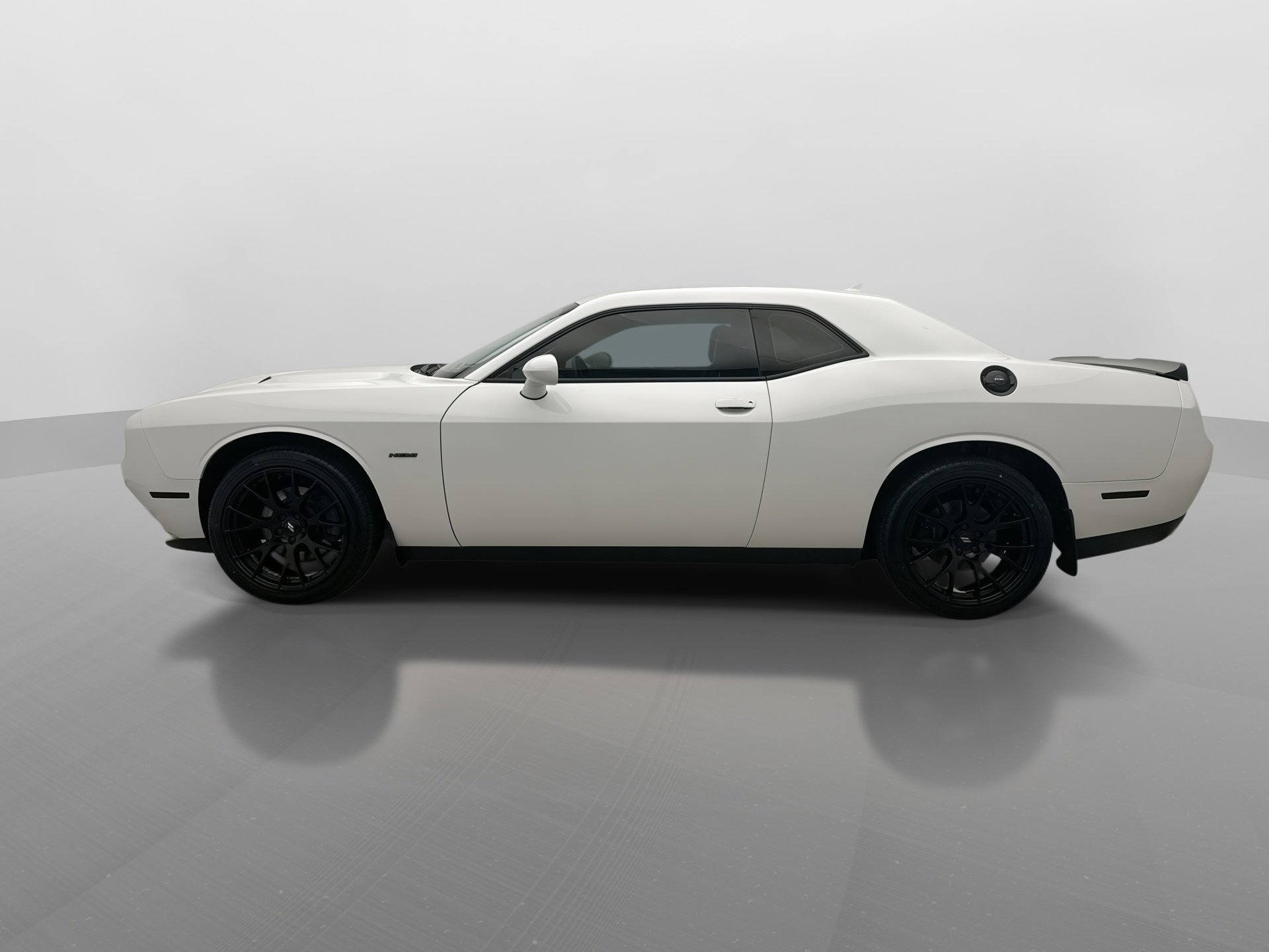 Used 2018 Dodge Challenger R/T Plus RWD image 2