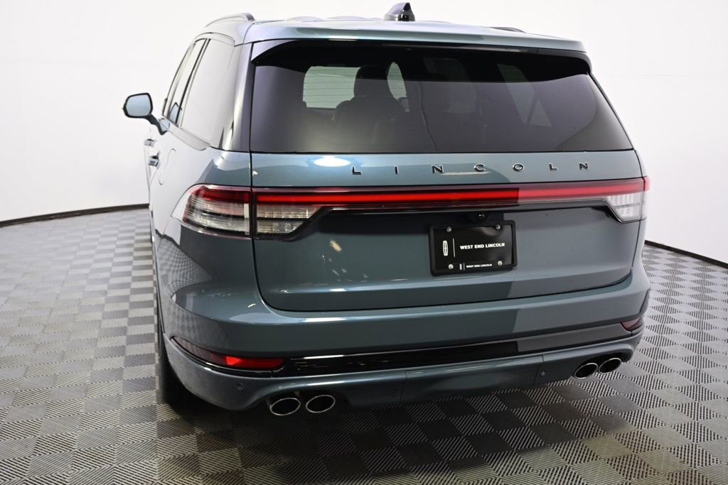 New 2026 Lincoln Aviator Black Label w/ Jet Appearance Package image 4