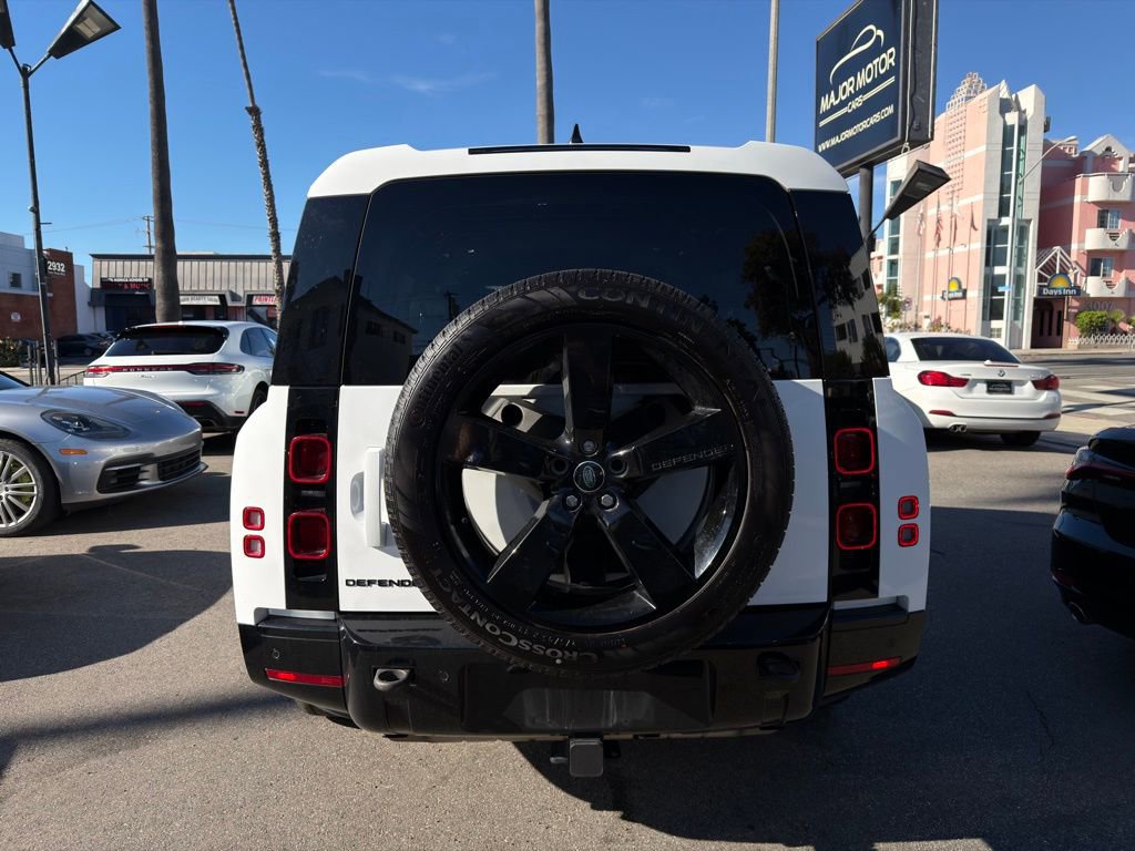 Used 2024 Land Rover Defender 130 X-Dynamic SE image 5