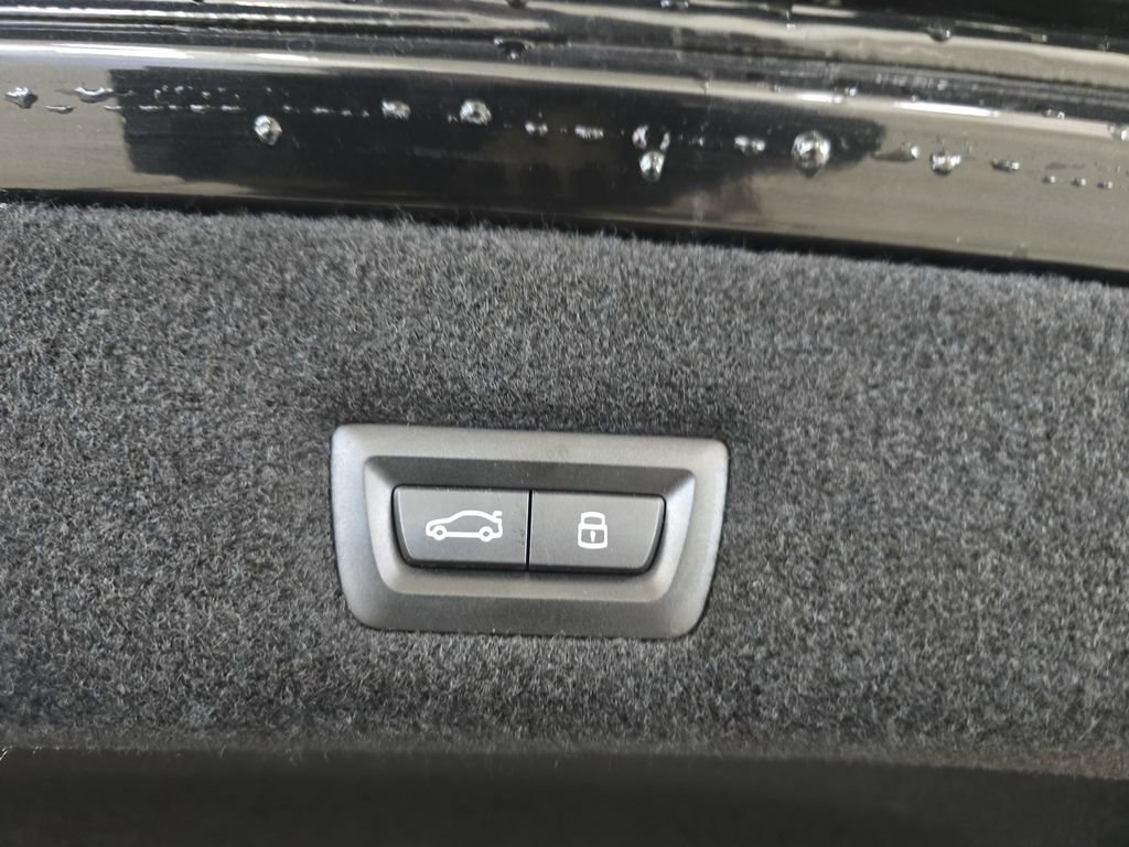 Certified 2023 BMW 760i xDrive image 31