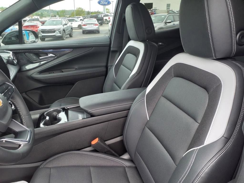 New 2024 Chevrolet Blazer EV LT image 4