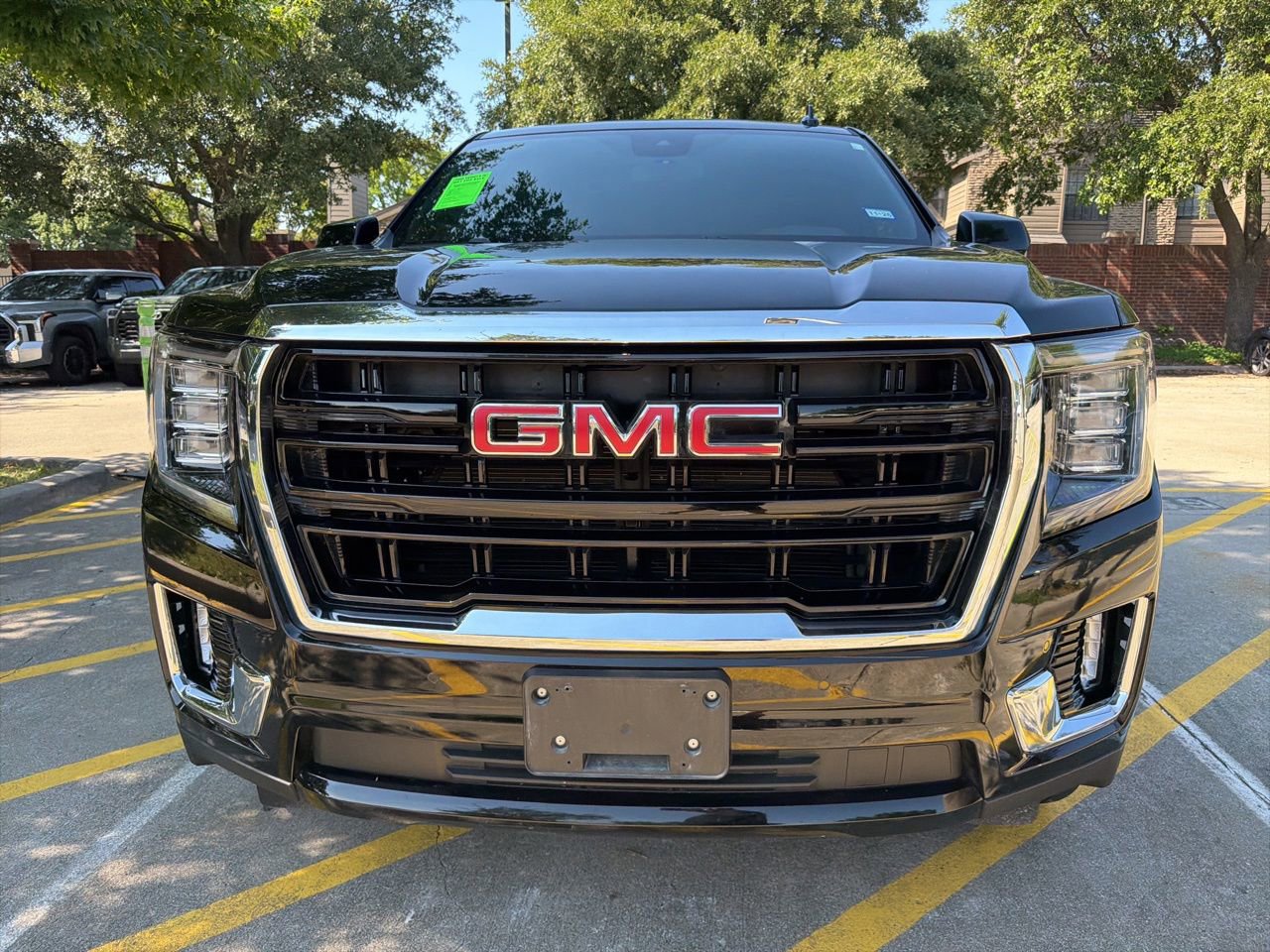 Used 2023 GMC Yukon SLE w/ Gmc Pro Safety Plus Package RWD image 2