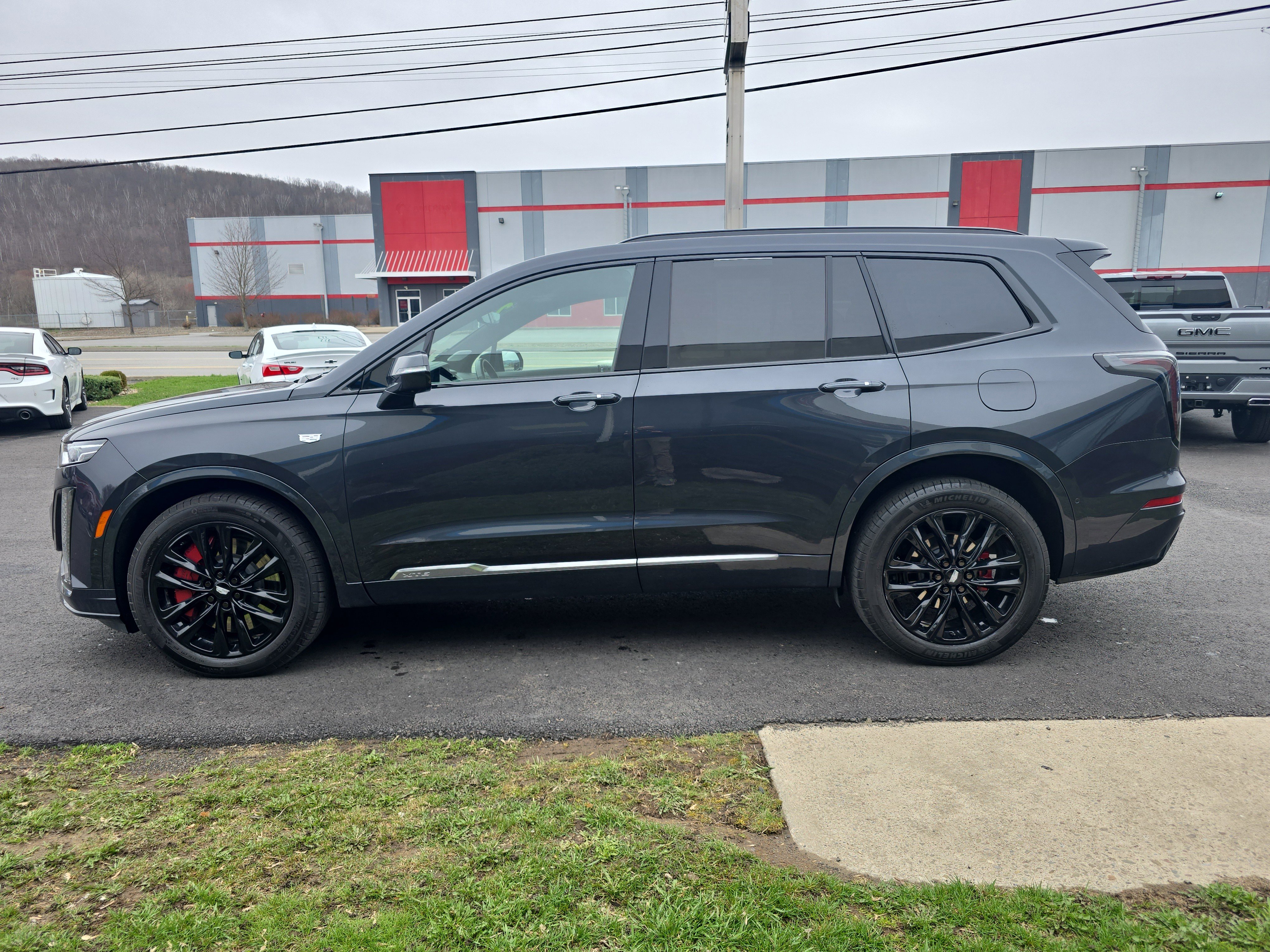 Used 2023 Cadillac XT6 Sport w/ Platinum Package image 7