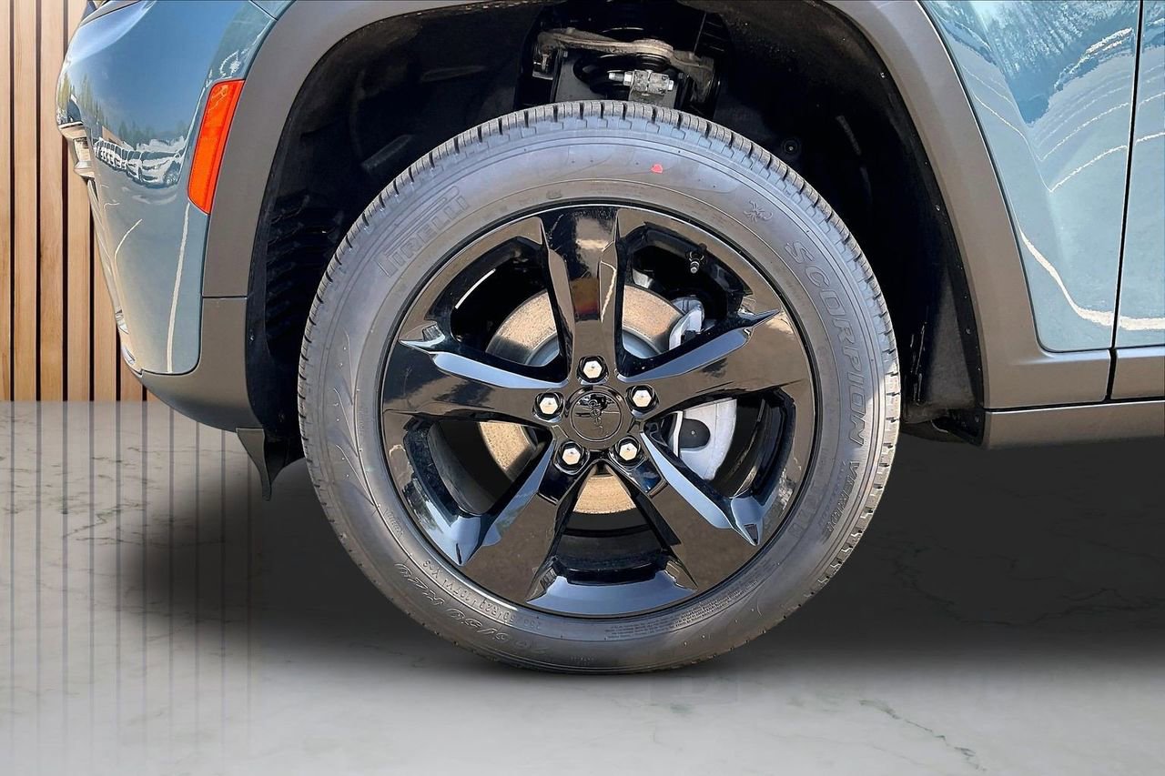 New 2026 Jeep Grand Cherokee Limited image 32