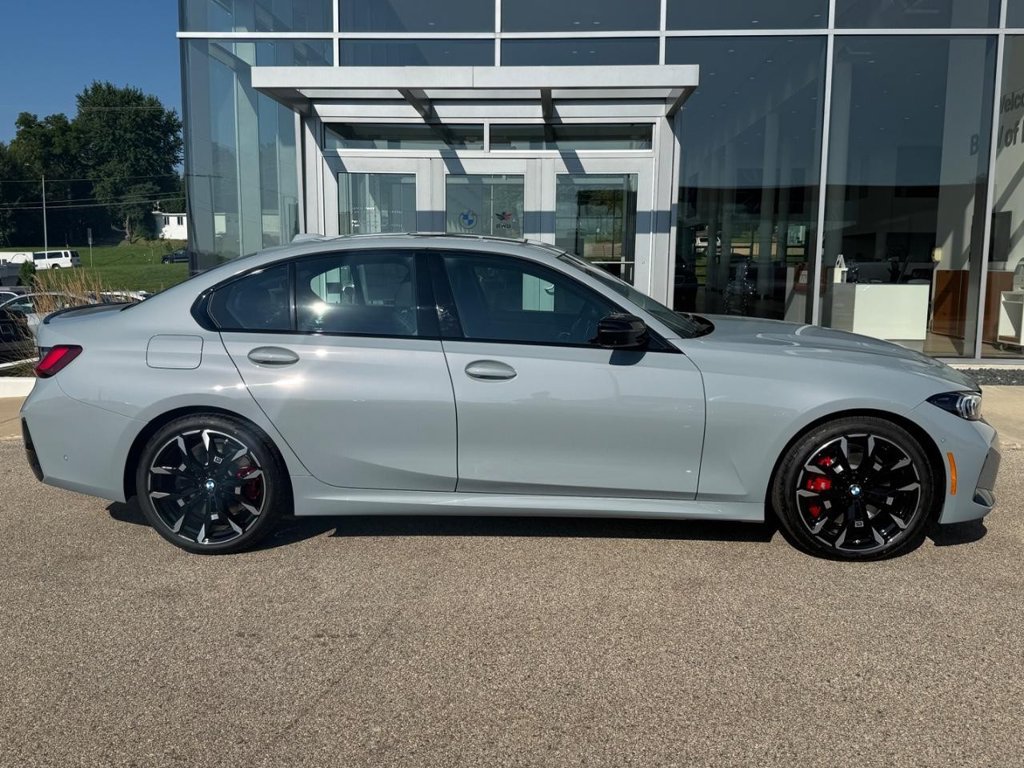 New 2026 BMW 330i xDrive Sedan w/ M Sport Package AWD/4WD image 2