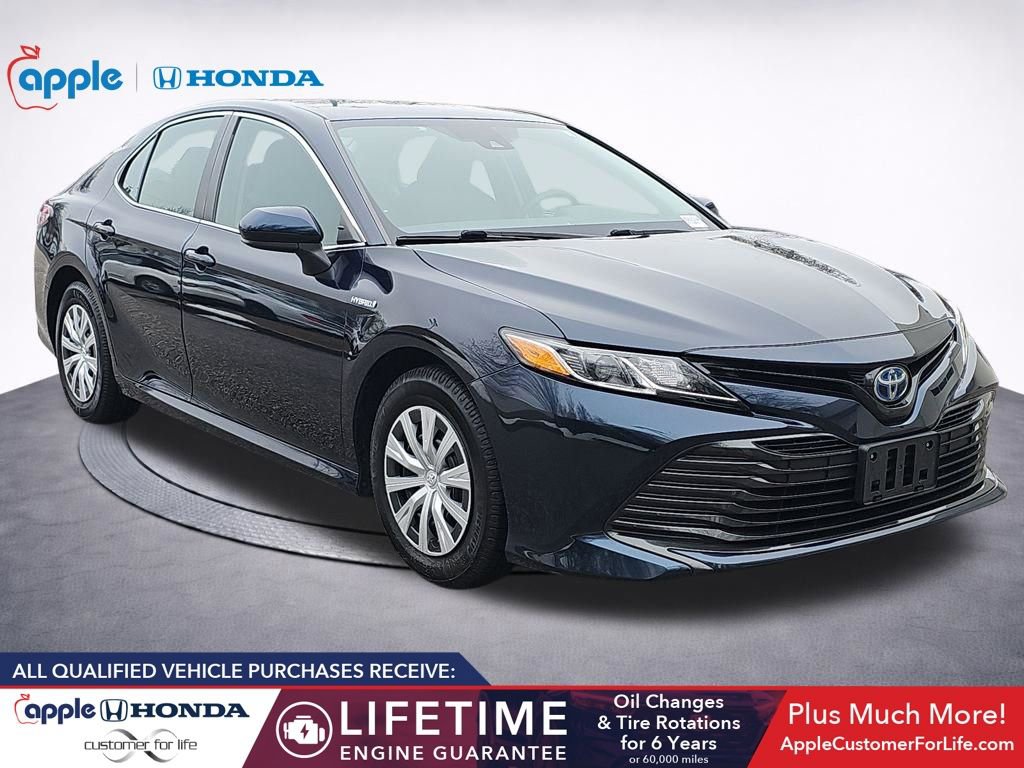 Used 2019 Toyota Camry LE image 1