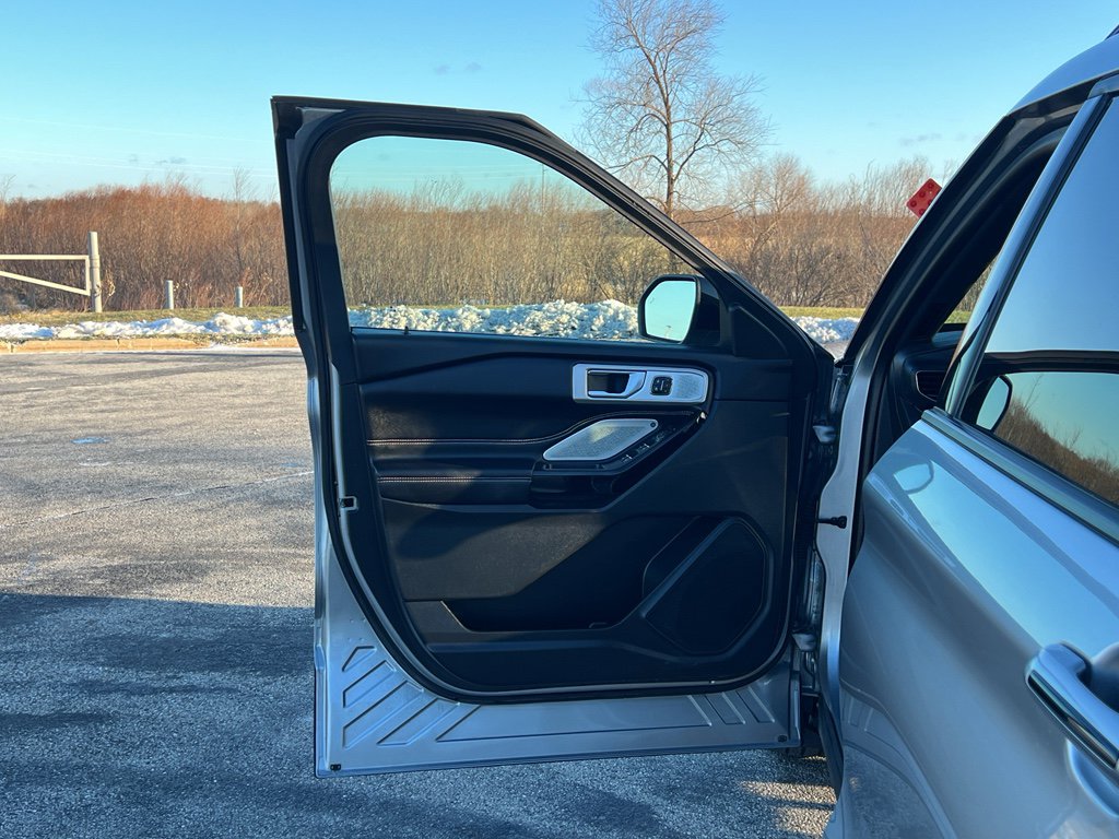 Used 2021 Ford Explorer ST w/ ST Street Pack image 10