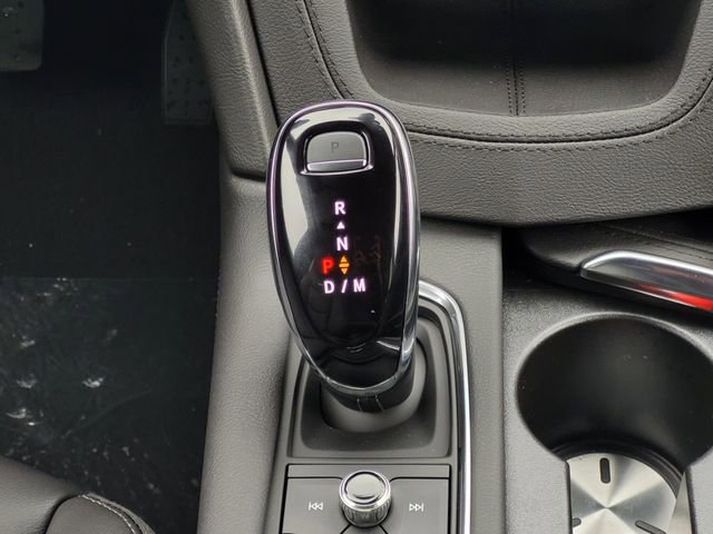 New 2026 Cadillac XT5 Luxury w/ LPO, ONYX Package image 16