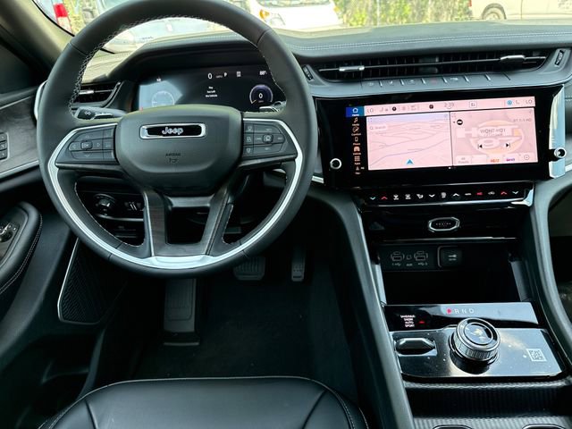 New 2026 Jeep Grand Cherokee L Limited w/ Limited Altitude Package AWD/4WD image 18