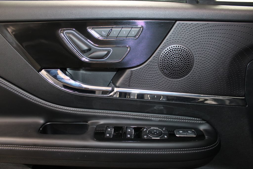 Used 2024 Lincoln Corsair FWD image 39