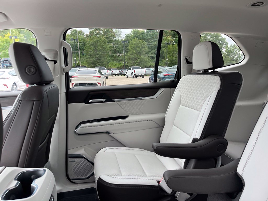 Used 2025 GMC Acadia Denali w/ Super Cruise Package AWD/4WD image 18