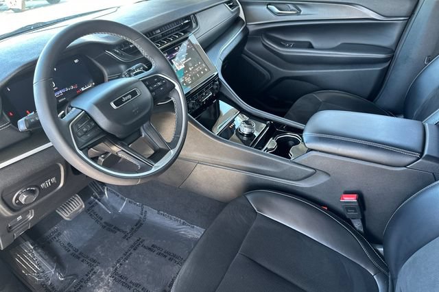 Certified 2023 Jeep Grand Cherokee L Laredo RWD image 2