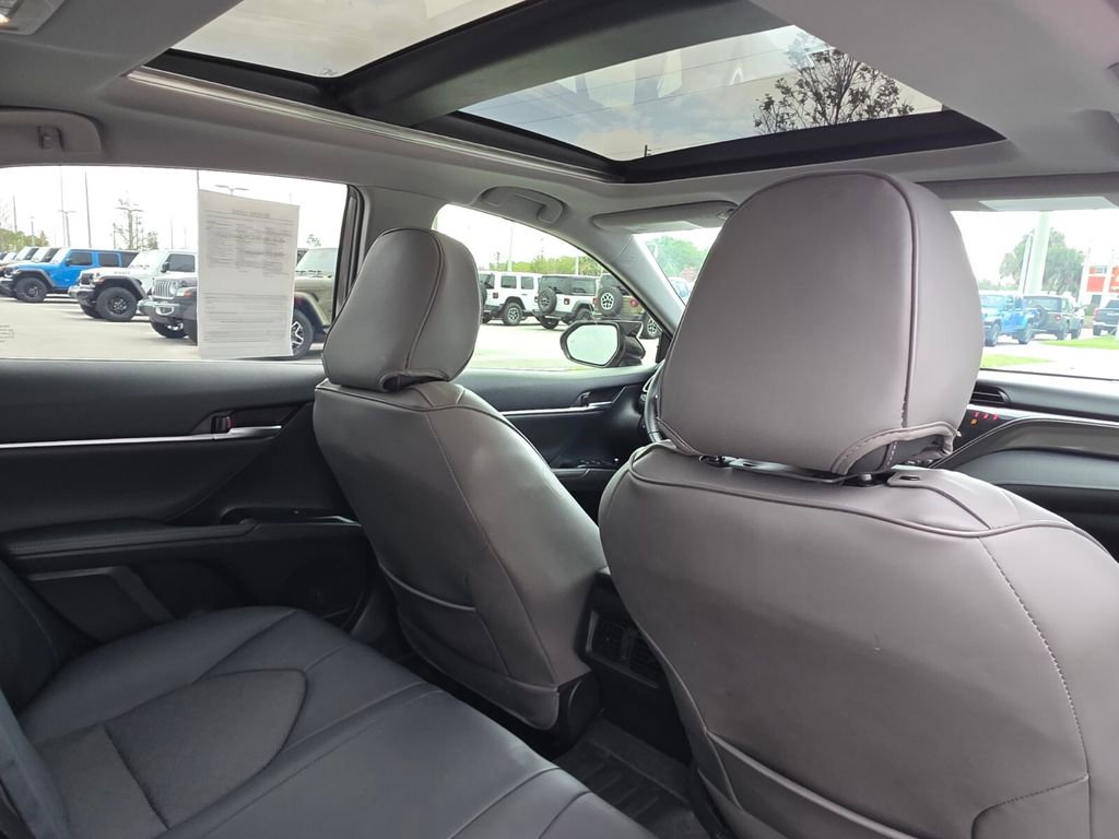 Used 2020 Toyota Camry XSE FWD image 12