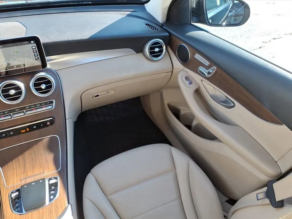 Used 2022 Mercedes-Benz GLC 300 4MATIC image 19