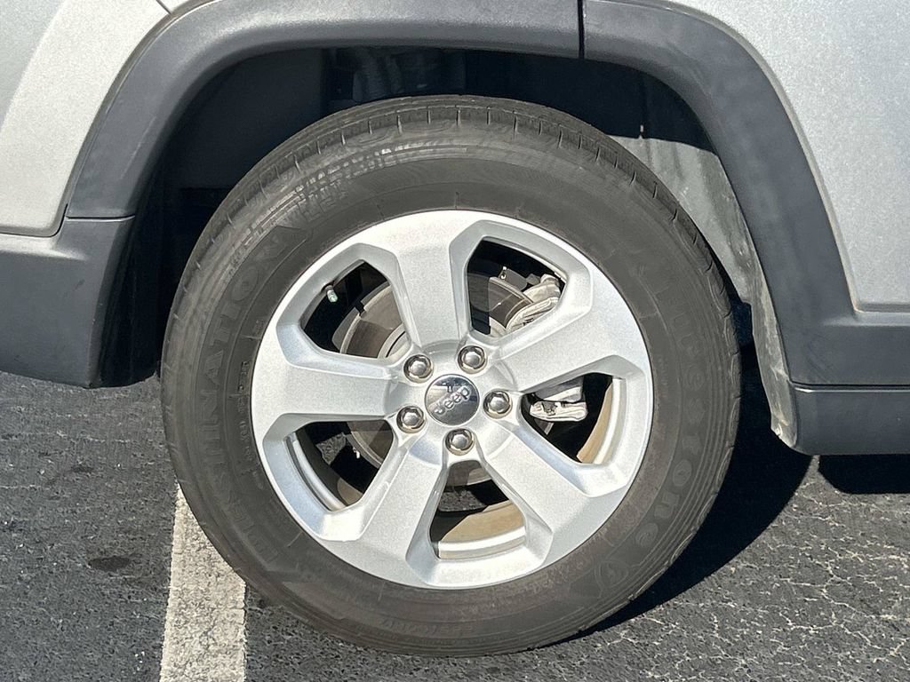 Used 2021 Jeep Compass Latitude FWD image 9