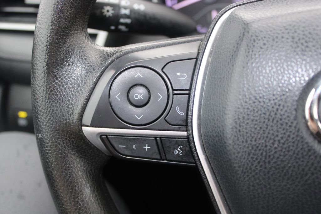 Used 2021 Toyota Camry LE image 19