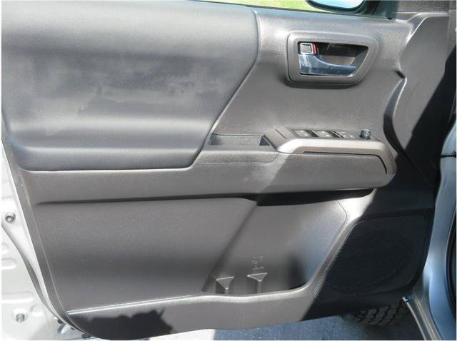 Used 2023 Toyota Tacoma TRD Off-Road w/ Technology Package AWD/4WD image 33