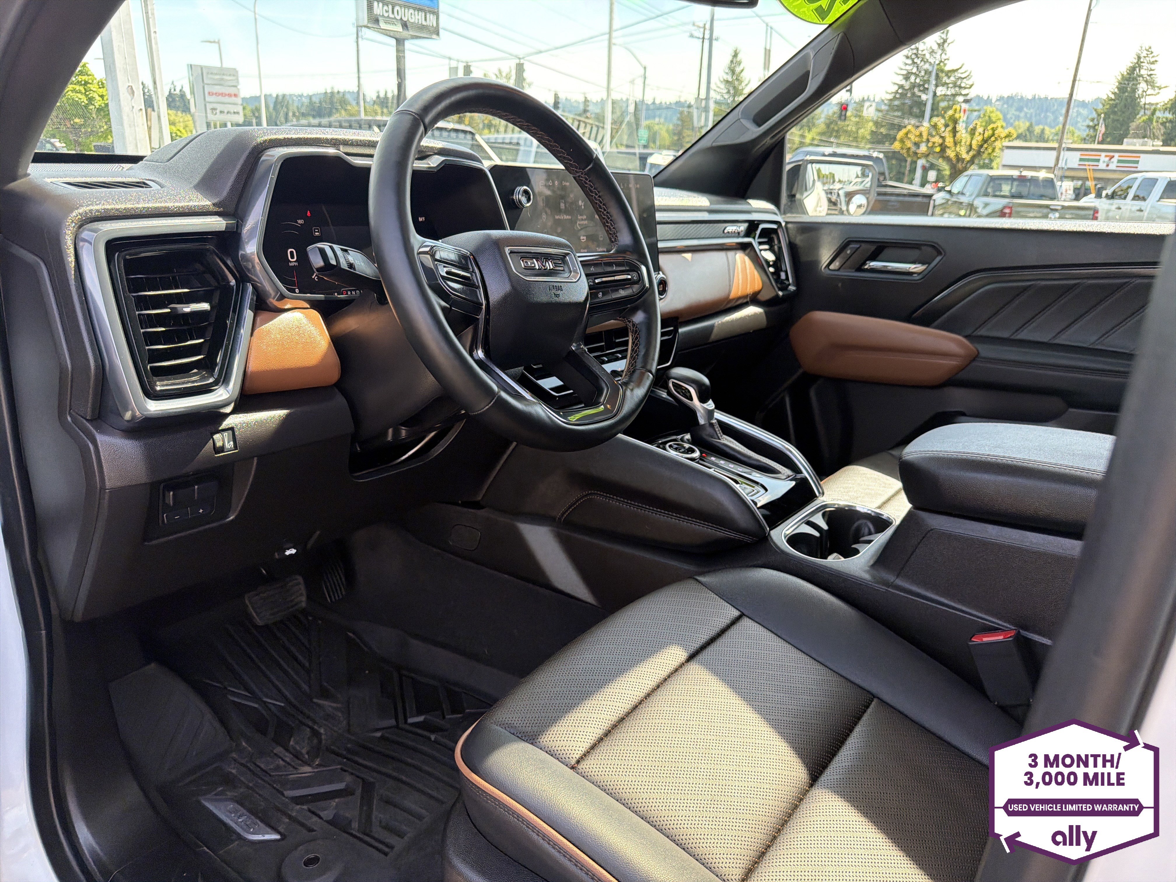 Used 2024 GMC Canyon AT4 w/ LPO, Off Road Lift Package AWD/4WD image 9