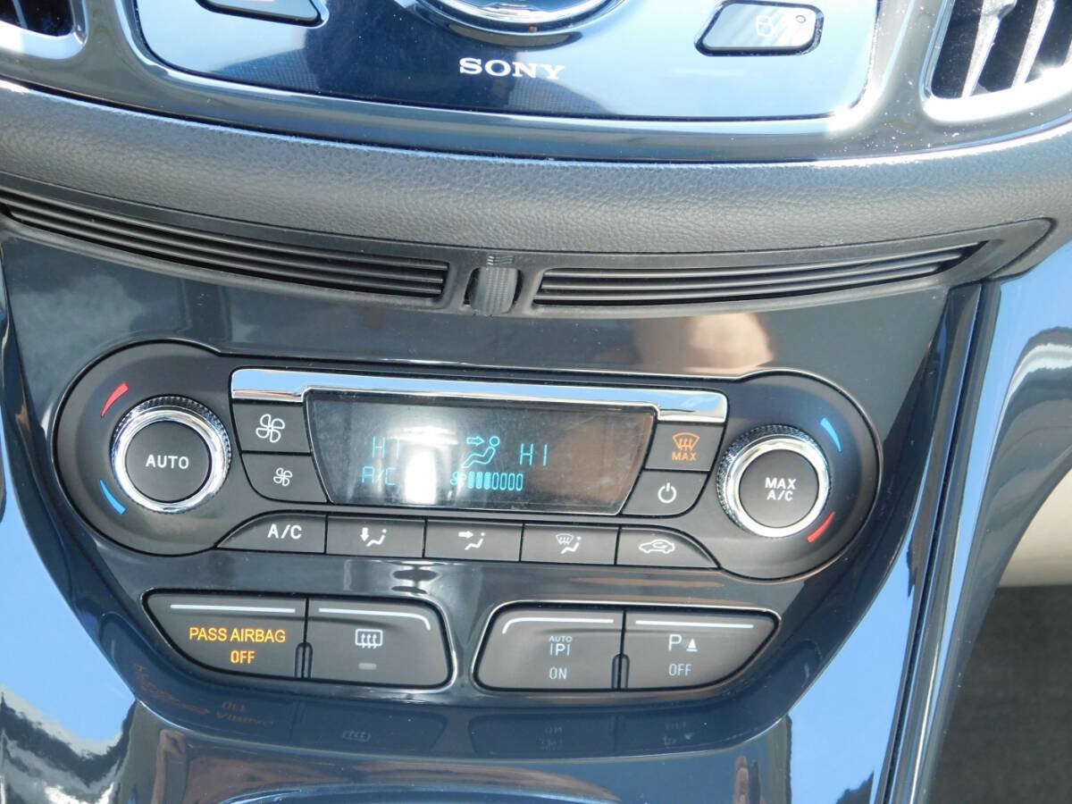 Used 2016 Ford Escape Titanium w/ Equipment Group 301A AWD/4WD image 15