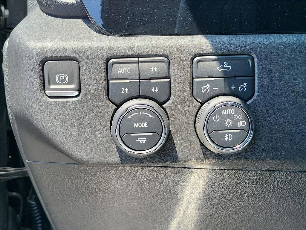 Certified 2024 Chevrolet Silverado 1500 LT Trail Boss w/ LPO, Dark Essentials Package AWD/4WD image 10