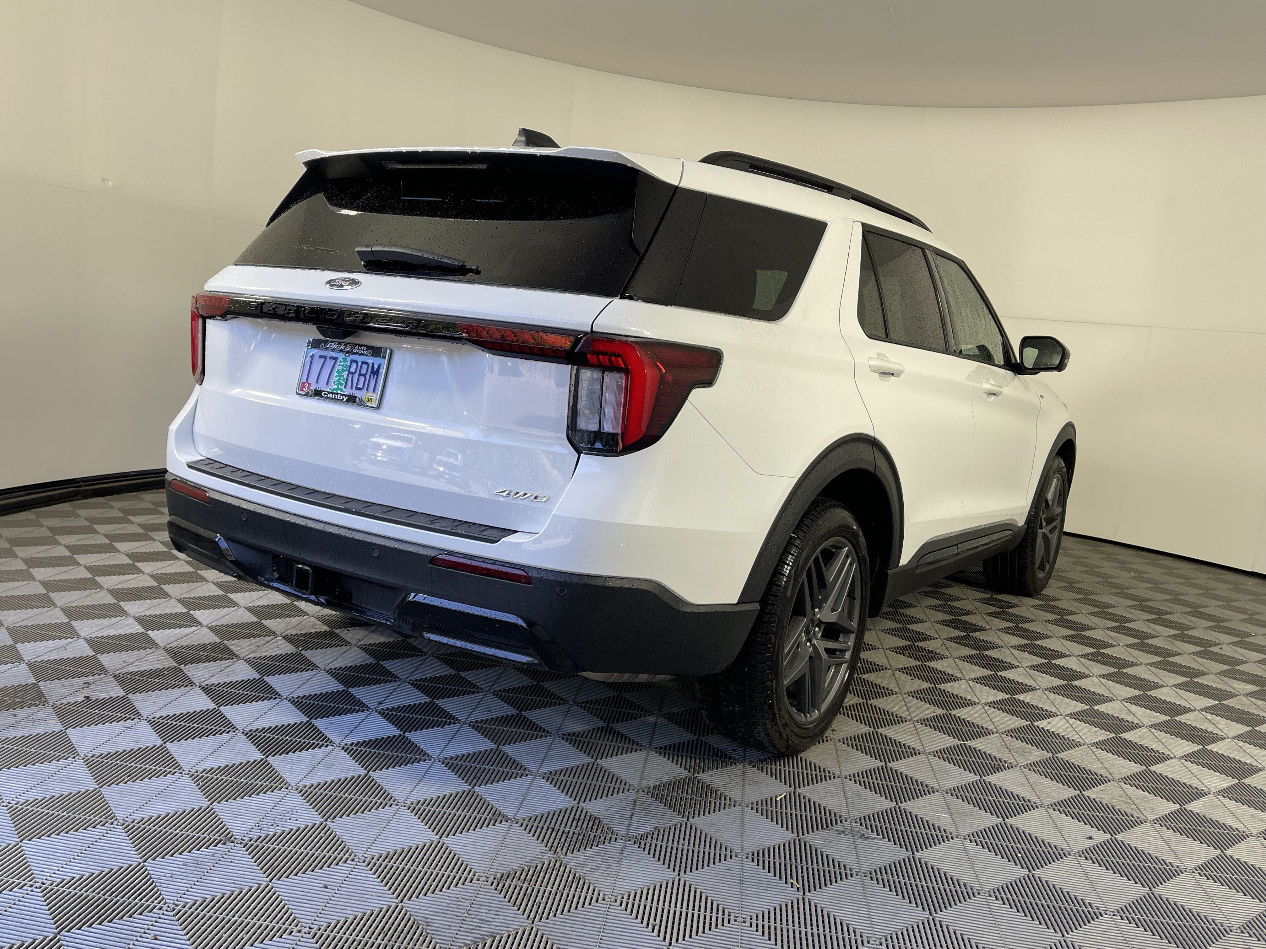 Used 2026 Ford Explorer ST-Line w/ ST-Line Street Pack AWD/4WD image 5
