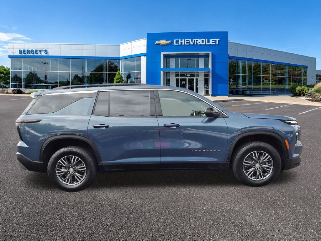 Certified 2025 Chevrolet Traverse LT AWD/4WD image 6
