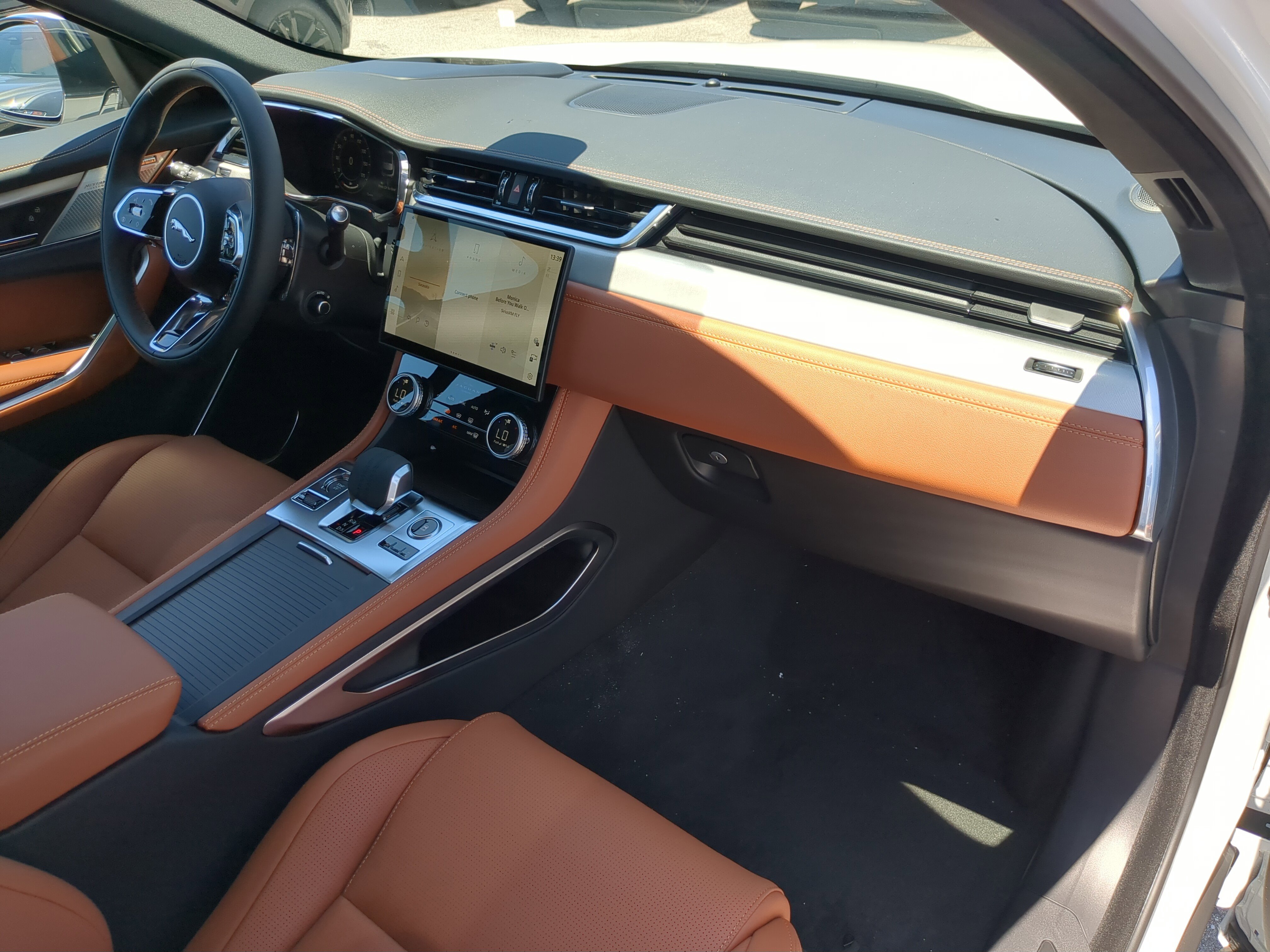 New 2026 Jaguar F-PACE R-Dynamic S image 13