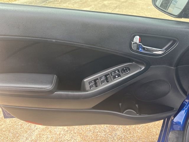 Used 2017 Kia Forte S image 11