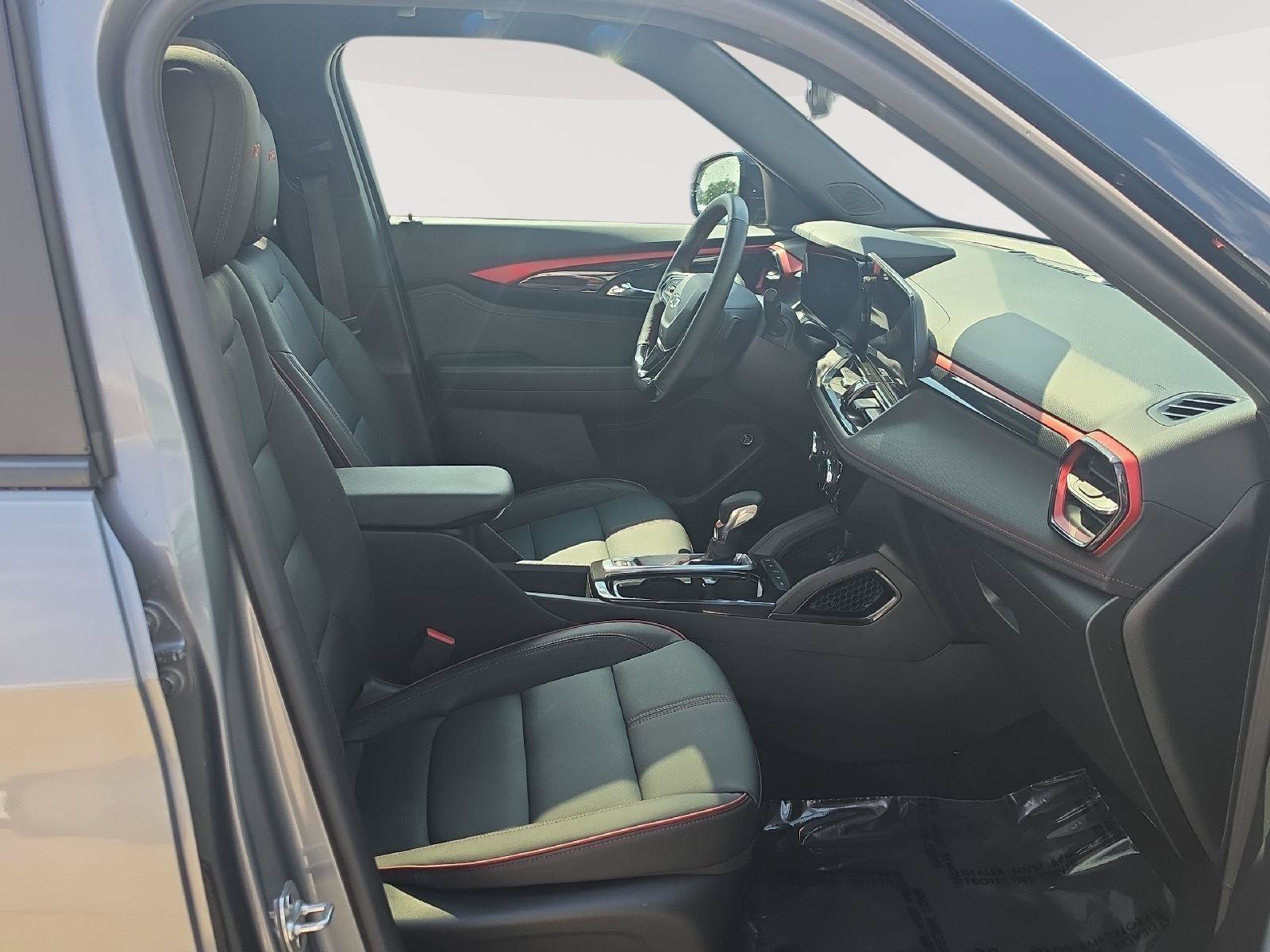 Used 2024 Chevrolet TrailBlazer RS w/ Convenience Package AWD/4WD image 14