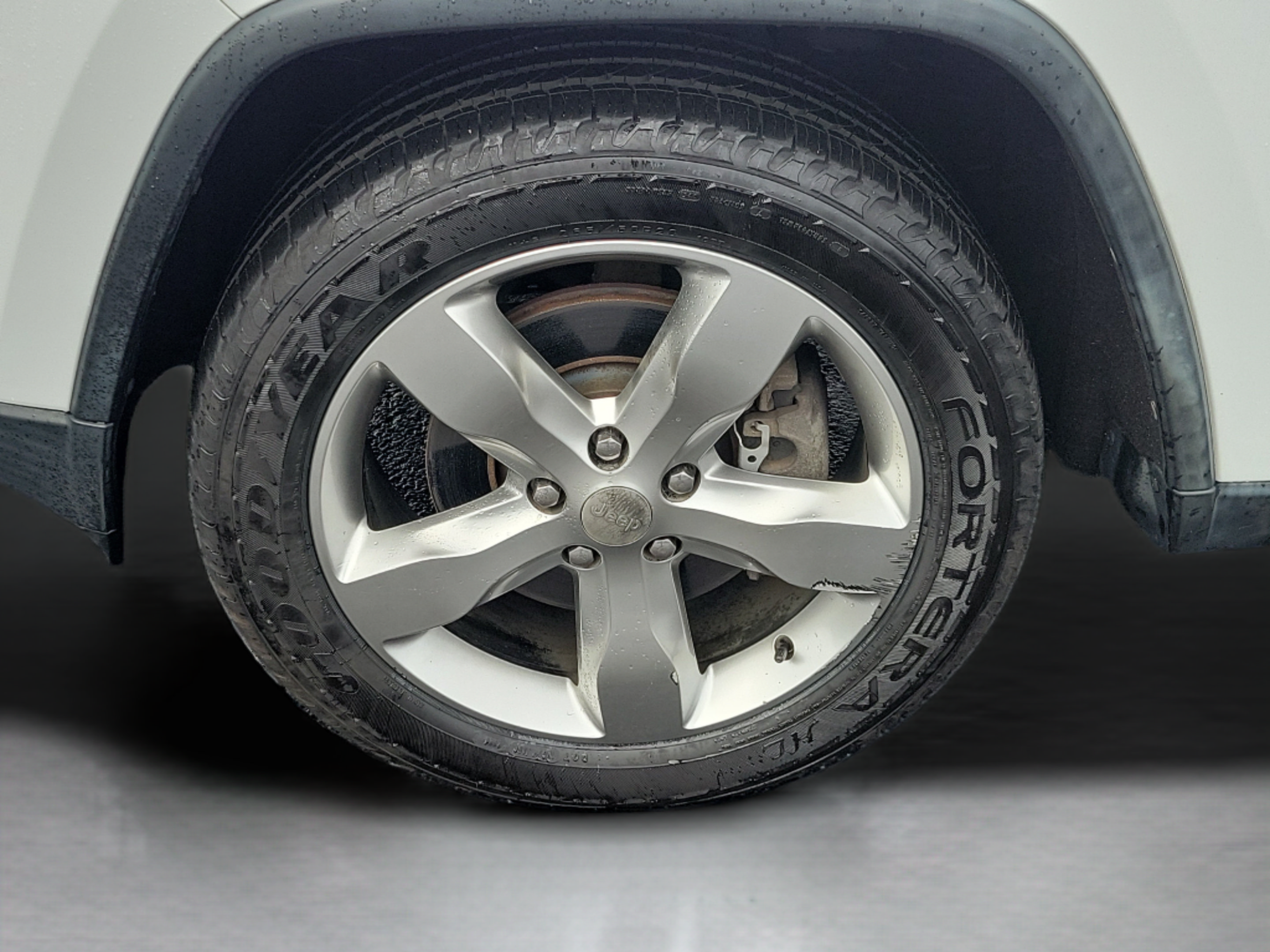 Used 2013 Jeep Grand Cherokee Overland AWD/4WD image 31