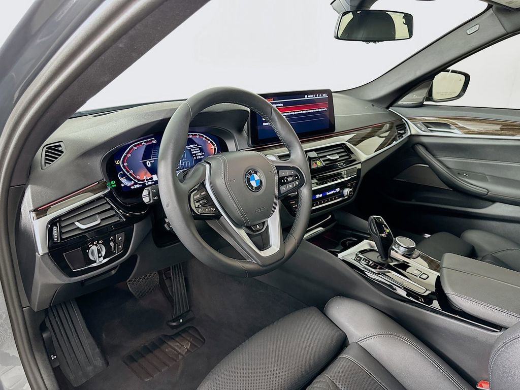 Certified 2023 BMW 540i w/ Premium Package image 9